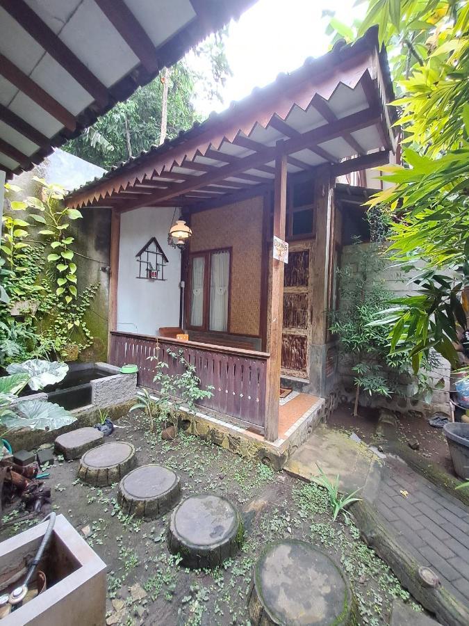 Diana'S Homestay バニュワンギ エクステリア 写真