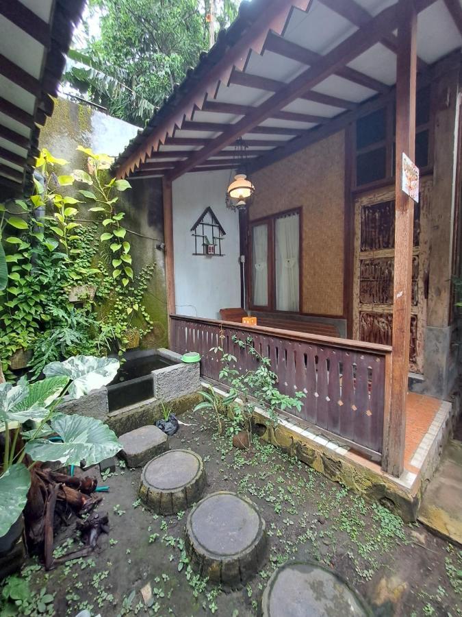 Diana'S Homestay バニュワンギ エクステリア 写真