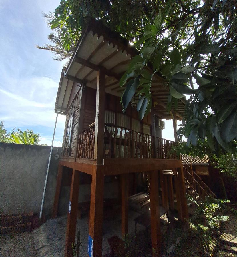Diana'S Homestay バニュワンギ エクステリア 写真