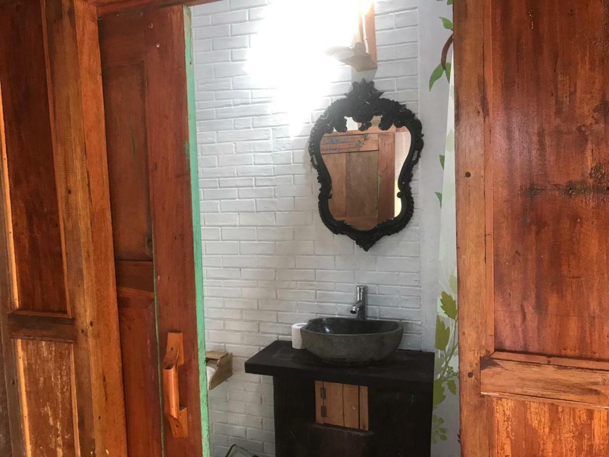 Diana'S Homestay バニュワンギ エクステリア 写真