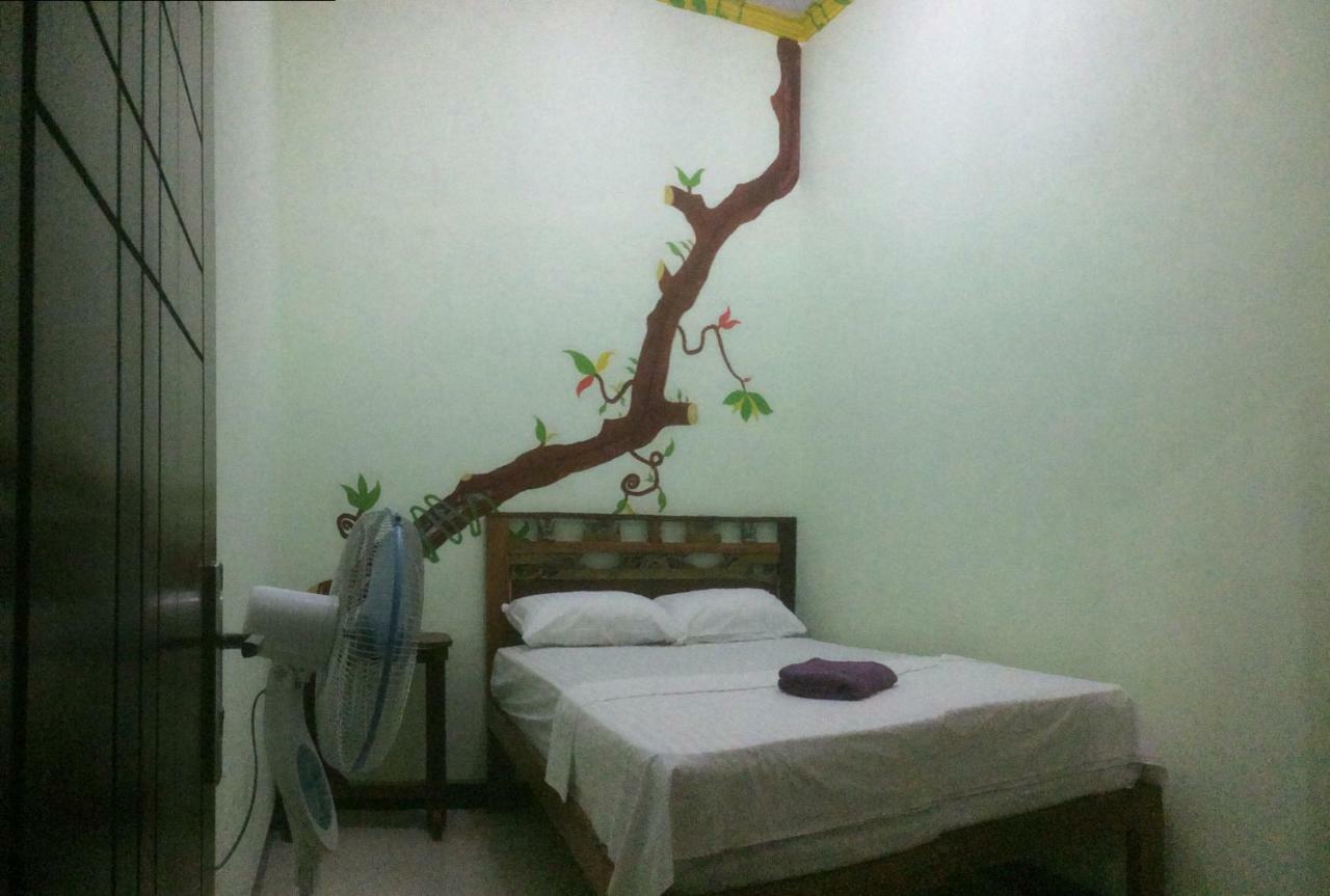 Diana'S Homestay バニュワンギ エクステリア 写真